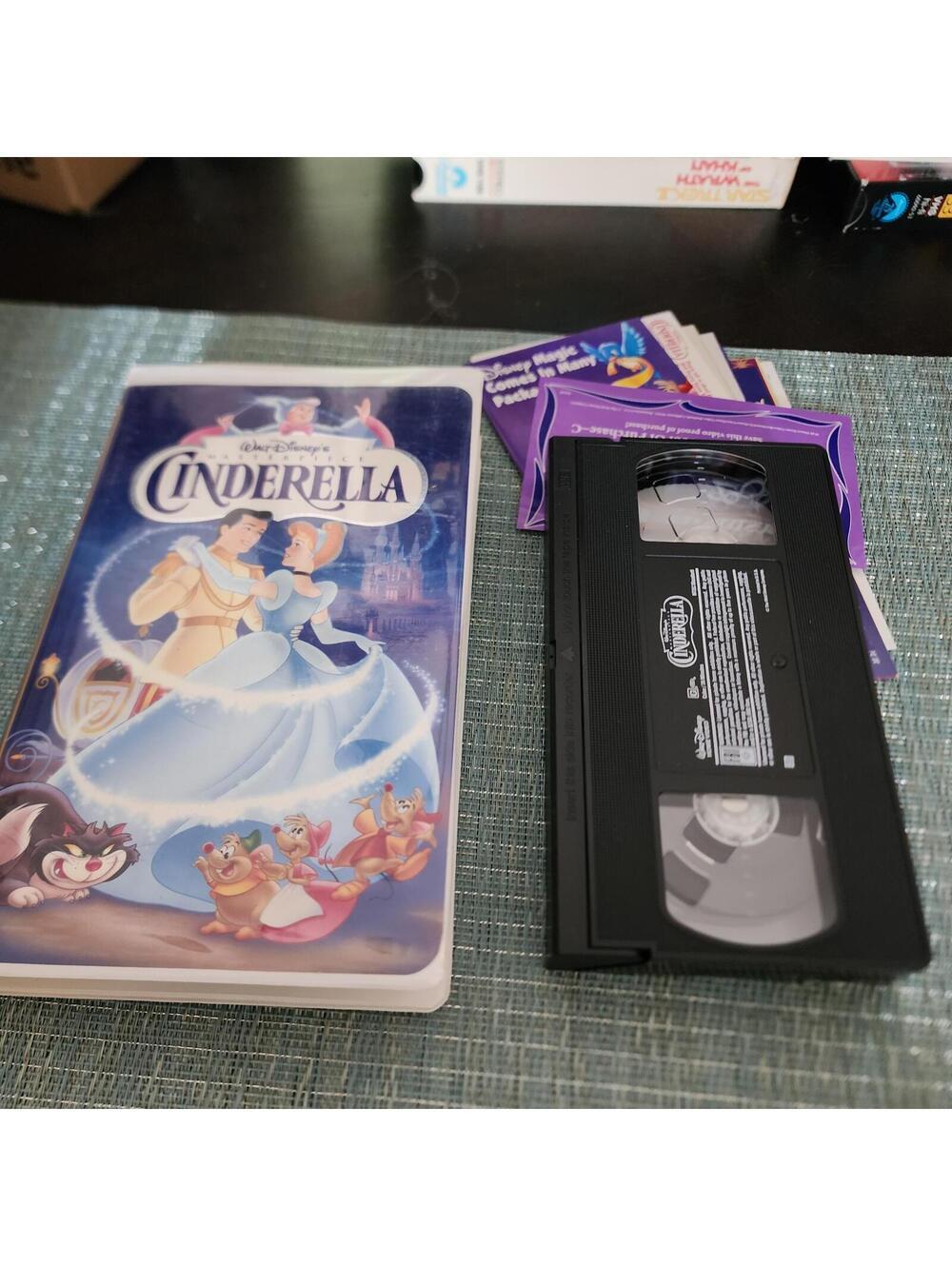 Disney Cinderella VHS Walt Disney Masterpiece Collection Fully Restored Clamshel
